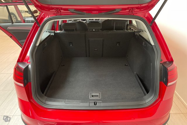 Volkswagen Golf 12