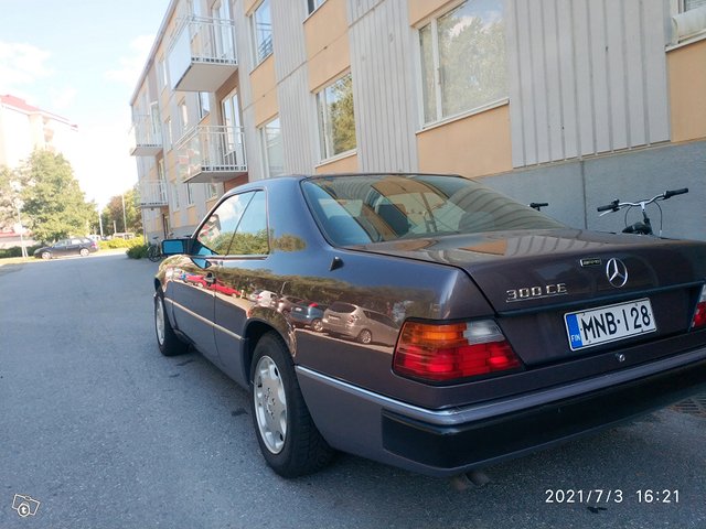 Mercedes-Benz E-sarja 3