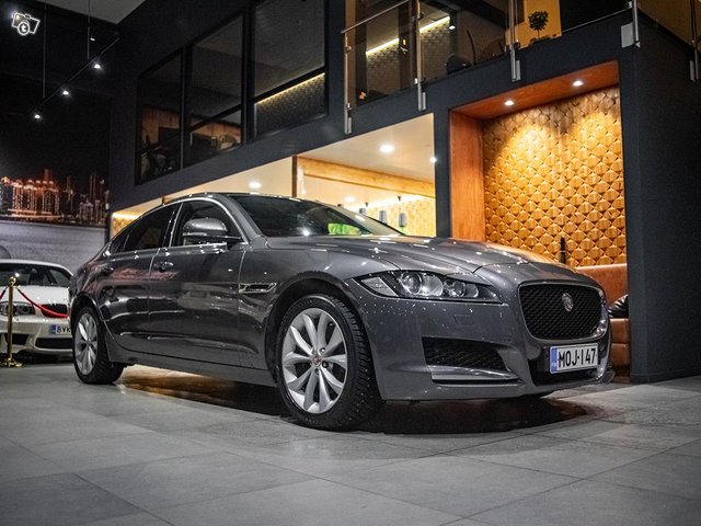 Jaguar XF