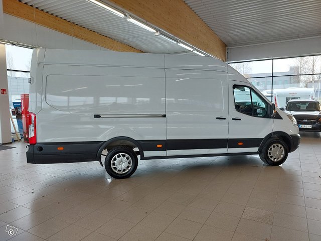 Ford Transit 8