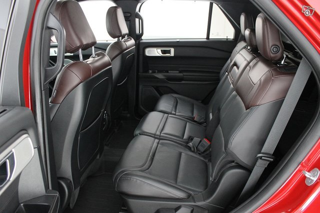 Ford Explorer 10