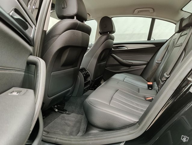 BMW 520 11