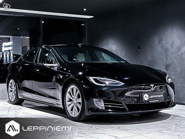 Tesla Model S 1
