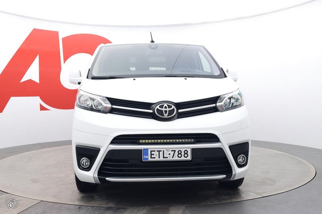 Toyota Proace EV 8