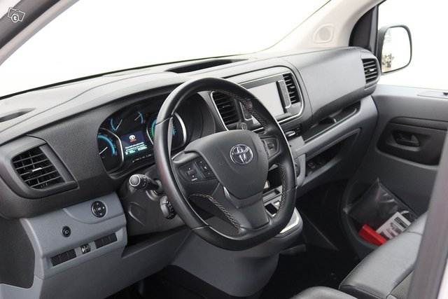 Toyota Proace EV 9