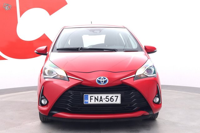 Toyota Yaris 8