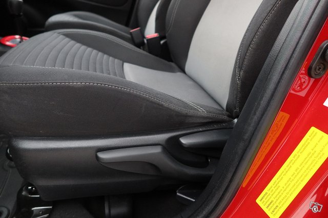 Toyota Yaris 11