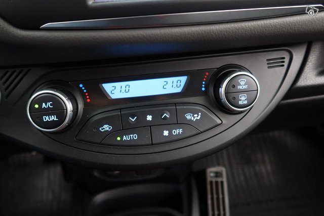 Toyota Yaris 20