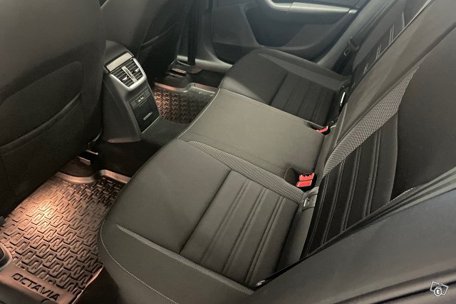 SKODA OCTAVIA 11