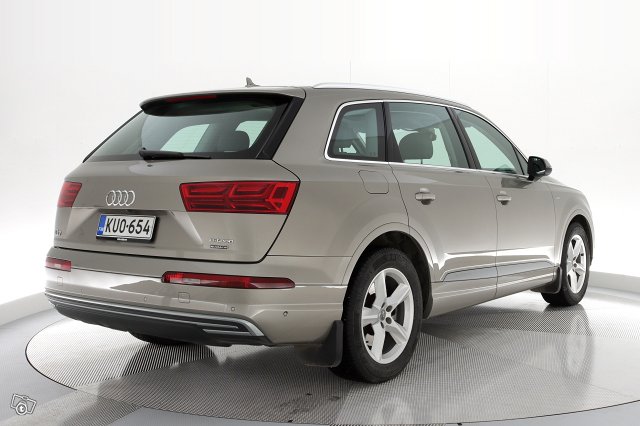 AUDI Q7 3