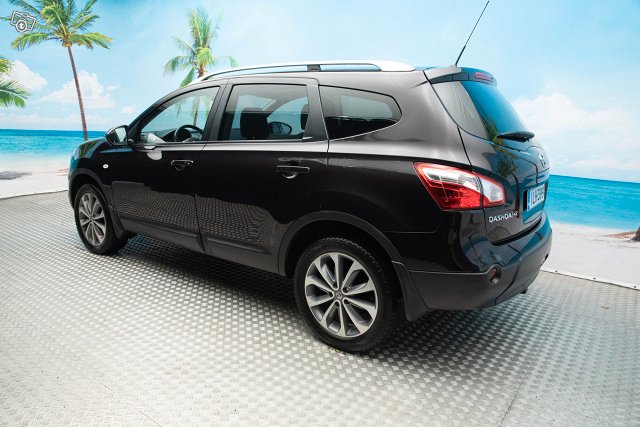 Nissan Qashqai+2 6