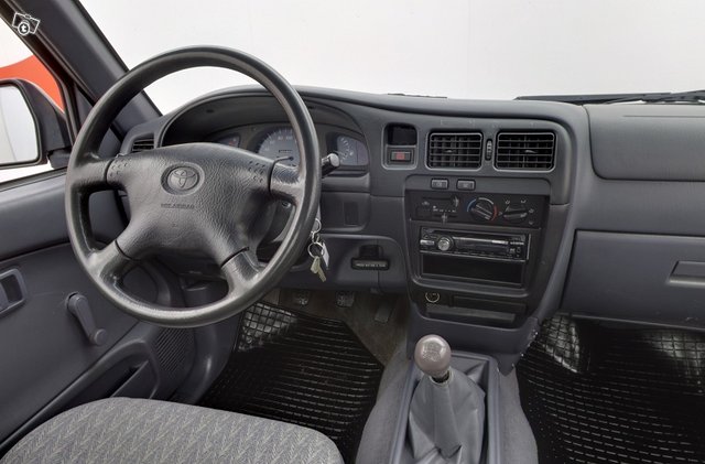 Toyota Hilux 11
