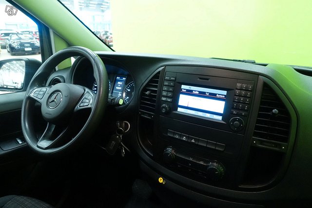 Mercedes-Benz Vito 14