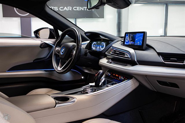 BMW I8 16