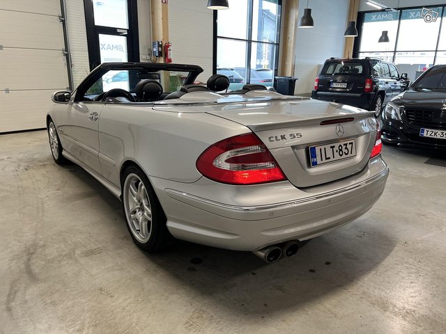 Mercedes-Benz CLK 55 AMG 6