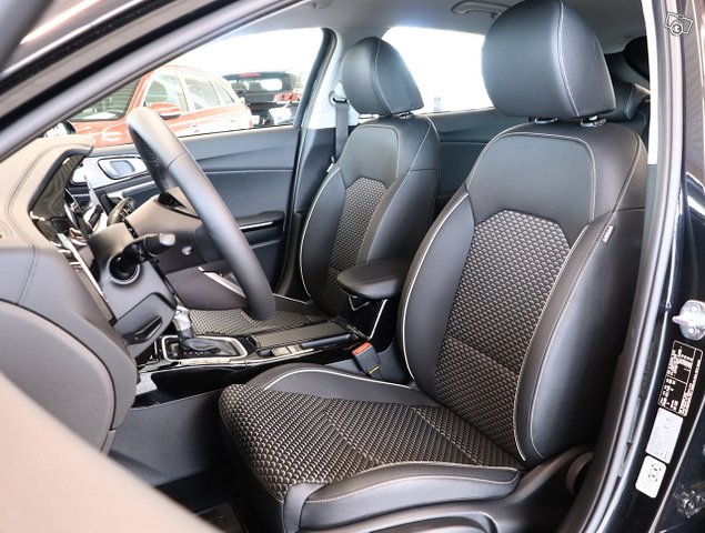 KIA XCeed 11