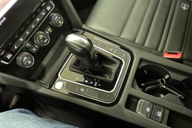 VOLKSWAGEN PASSAT 15