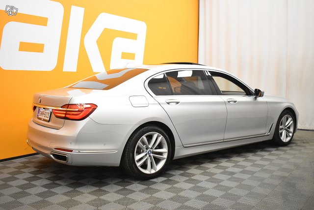BMW 740 8