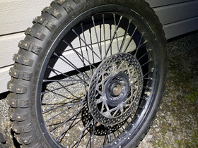 Husqvarna vanteet, Renkaat, Mototarvikkeet ja varaosat, Kitee, Tori.fi Husqvarna vanteet, Renkaat, Mototarvikkeet ja varaosat, Kitee, Tori.fi