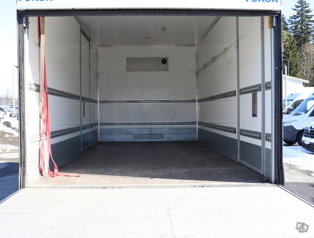 Mercedes-Benz Sprinter 8