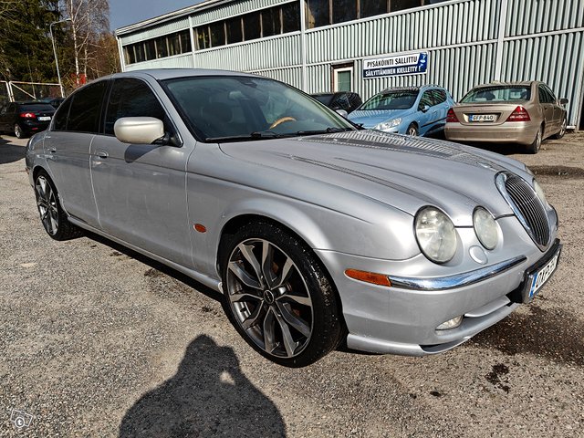 Jaguar S-Type 4