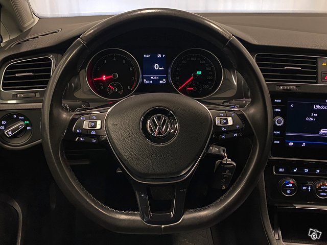 Volkswagen Golf 10