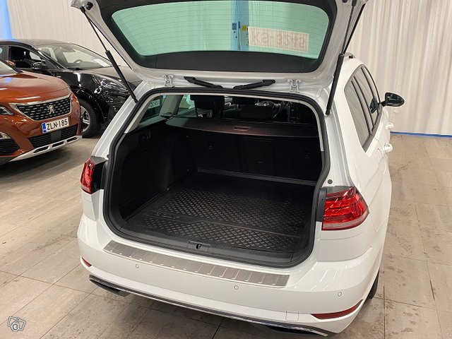 Volkswagen Golf 19