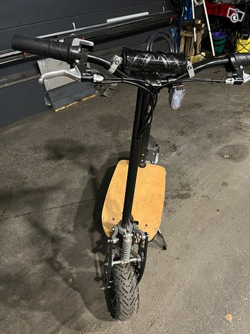 Impulse e scooter, kuva 1