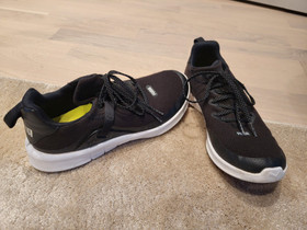 Puma golf kengät esim juniorille koko 38, Golf, Urheilu ja ulkoilu, Kotka, Tori.fi Puma golf kengät esim juniorille koko 38, Golf, Urheilu ja ulkoilu, Kotka, Tori.fi