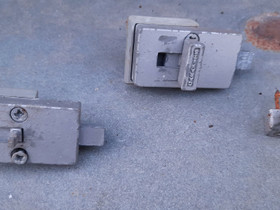 Kaksiosaisen oven lukitussalpa, Matkailuvaunujen tarvikkeet, Matkailuautojen tarvikkeet, Pori, Tori.fi Kaksiosaisen oven lukitussalpa, Matkailuvaunujen tarvikkeet, Matkailuautojen tarvikkeet, Pori, Tori.fi