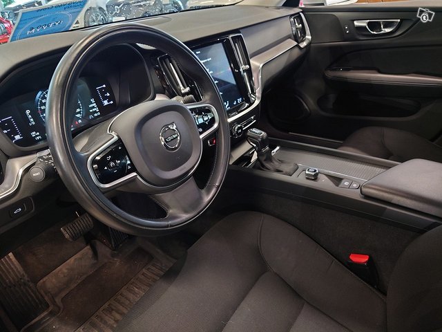 VOLVO V60 Cross Country 6
