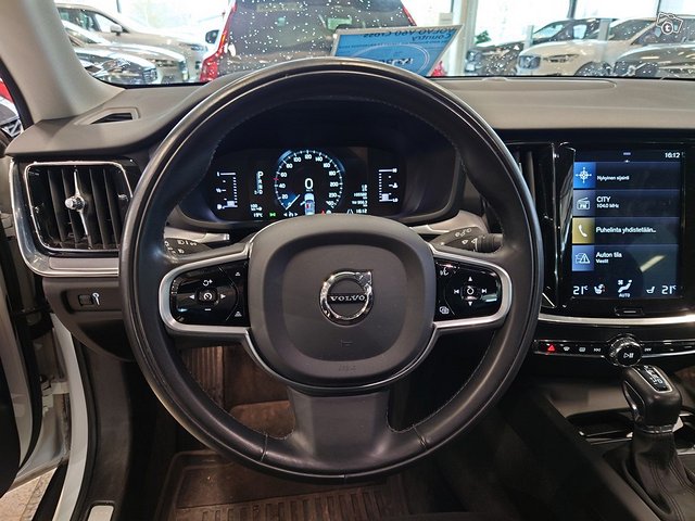 VOLVO V60 Cross Country 7