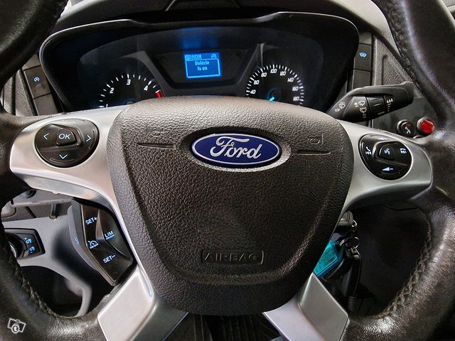 Ford Transit 9