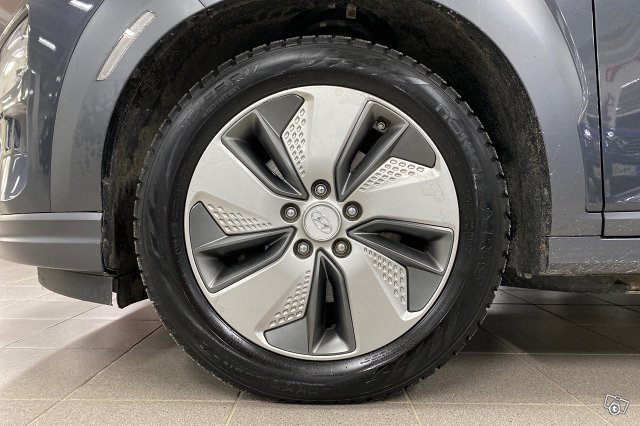 HYUNDAI KONA 6