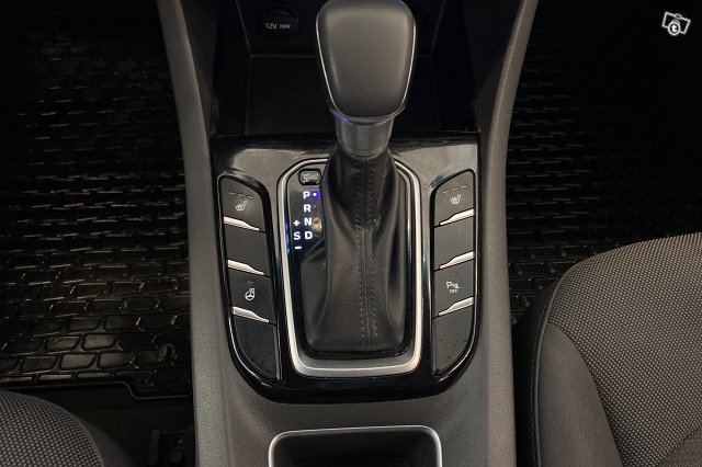 Hyundai IONIQ Hybrid 11