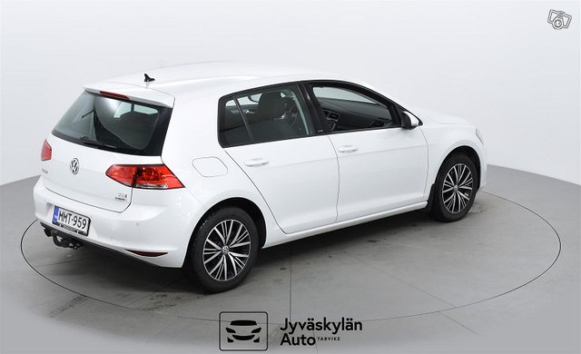 VOLKSWAGEN Golf 7