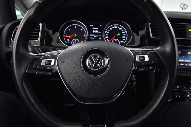 VOLKSWAGEN Golf 13