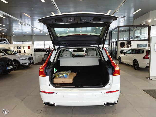 VOLVO XC60 5