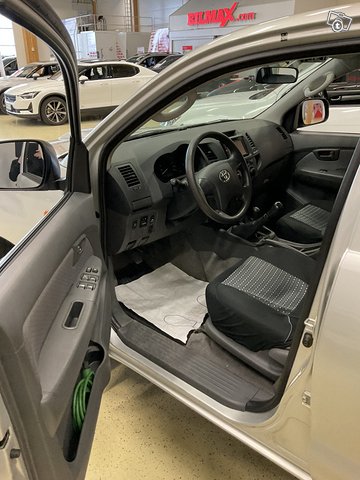 Toyota Hilux 5
