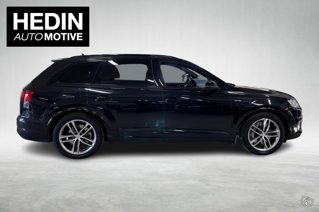 AUDI Q7 7