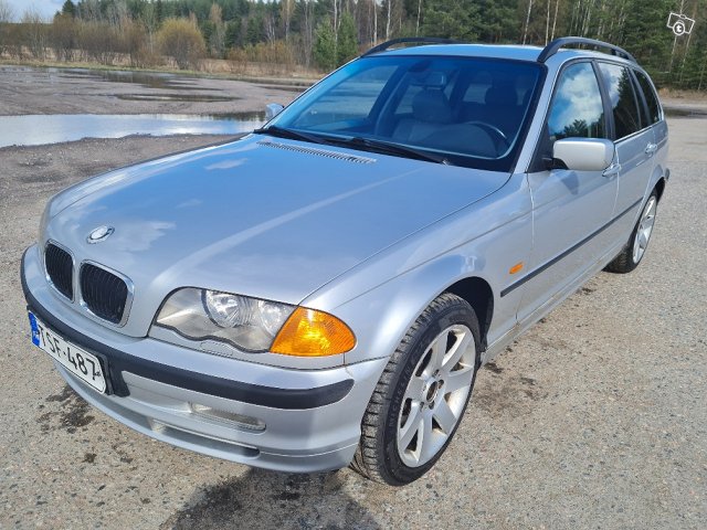 BMW 330, kuva 1