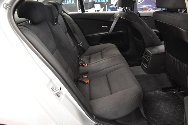 BMW 525 13