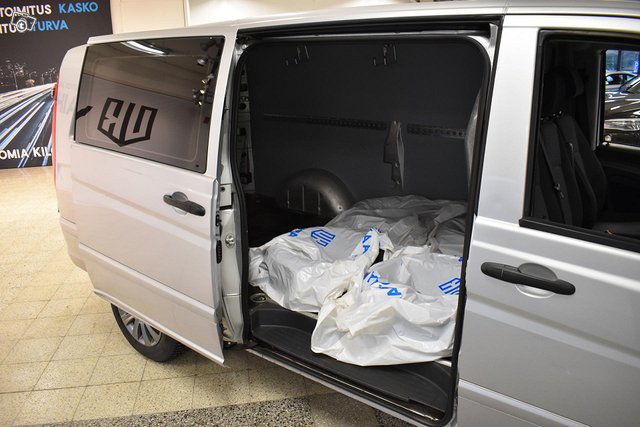 Mercedes-Benz Vito 13