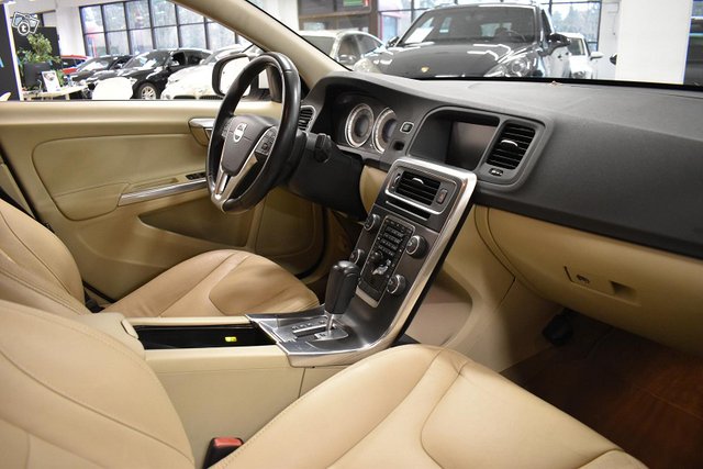 Volvo S60 14