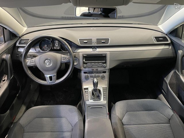 Volkswagen Passat 9