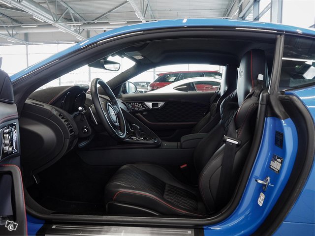 Jaguar F-Type 7