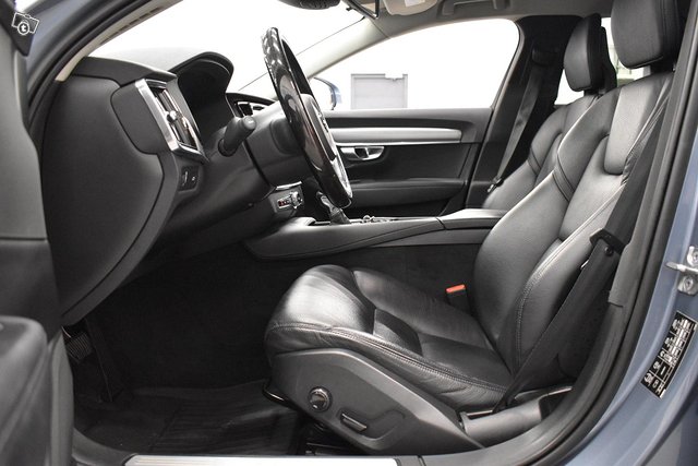 Volvo V90 10
