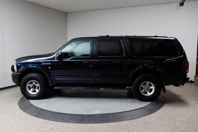 Ford Excursion 8
