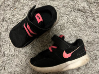 Nike lenkkarit, koko 22