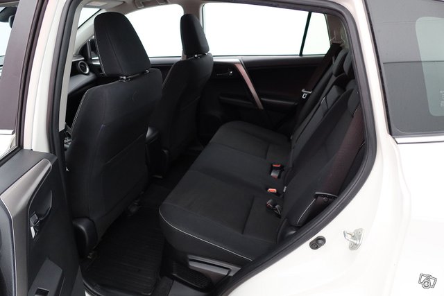 Toyota RAV4 19